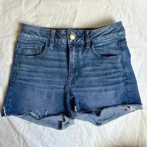 American Eagle Super Stretch Hi-Rise Shortie Denim Raw Hem Cuffed Shorts Size 0 - Picture 1 of 8